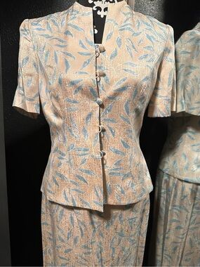 Vintage Adrianna Papell Two-Piece Set in Soft Beige with Blue Leaf Print size 8